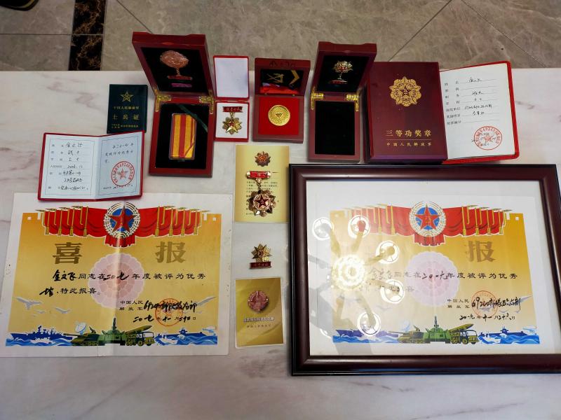 他还积极学习,报考北京昌平士官学校函