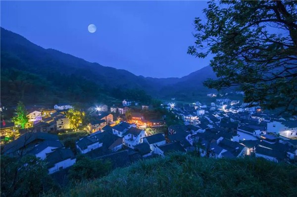 天街秋色 源头行摄之旅