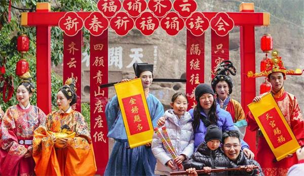 休宁县春节文旅市场年味浓