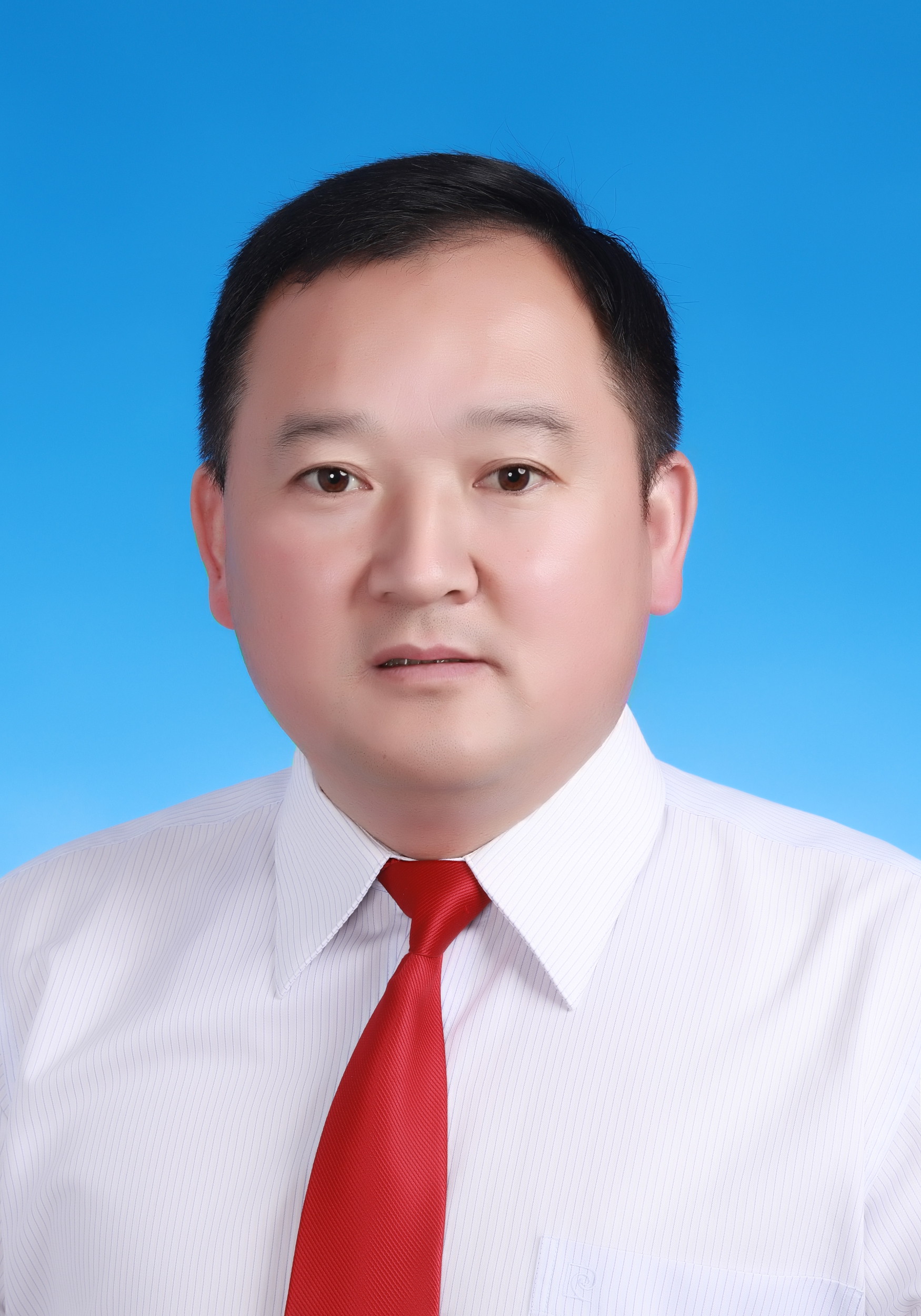 个人简历:程银根,男,汉族,出生于1975年8月,黄山休宁人,大学学历,中共