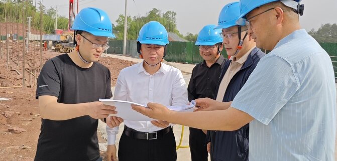 吴云忠赴县经济开发区开展优化营商环境暨为企解难题现场办公活动