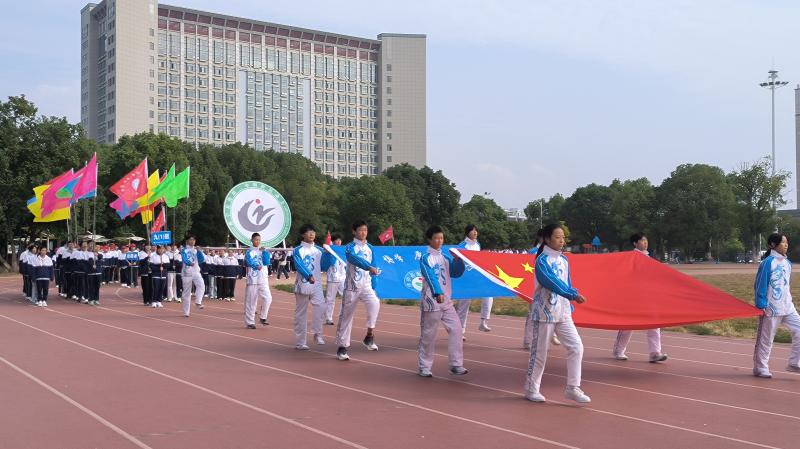 休宁：阳光体育铸健魄 多彩校园育新苗
